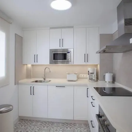 아파트 New! Renovated Flat In *
